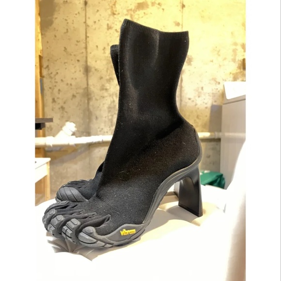 Balenciaga x Vibram Toe Boots - Picture 4 of 7
